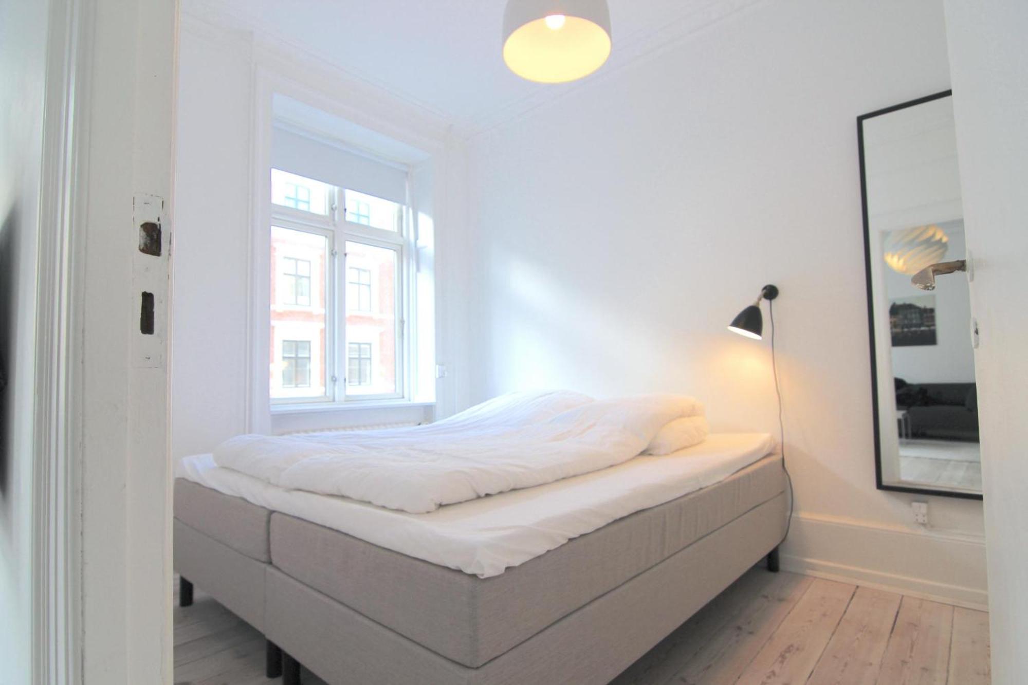 Apartment Great 1-bed With French Balcony In Center Copenhagen
